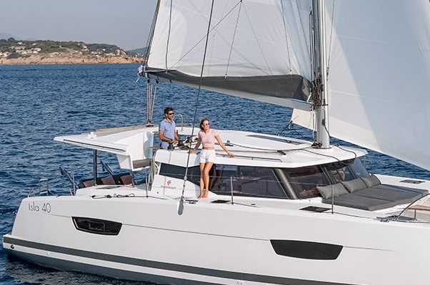 fountaine pajot isla.jpg