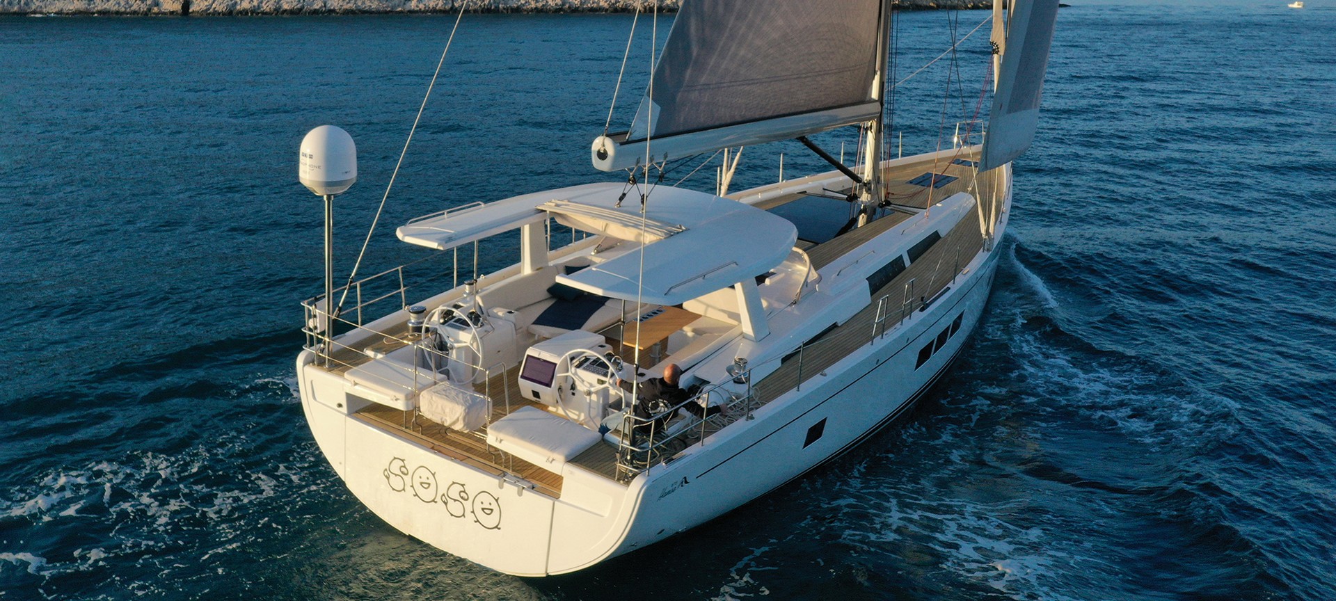 Wie funktioniert das Buchen eines Skippers für Ihren Yachtcharter?