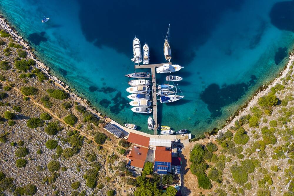 Levrnaka island