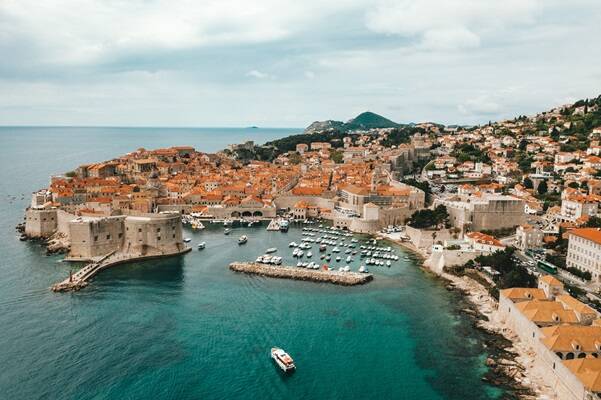 Dubrovnik est l'une des destinations touristiques les plus célèbres d'Europe