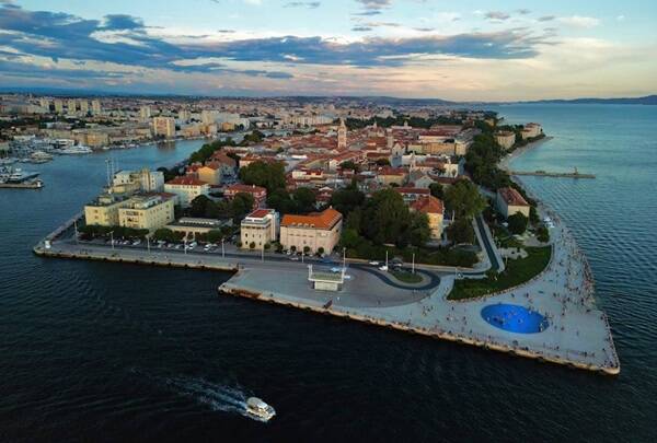 Zadar není jen krásné historické pobřežní město, ale také skvělý výchozí bod pro vaši plavbu.