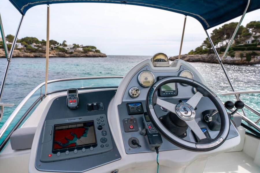 Antares 12 | Helen Rose