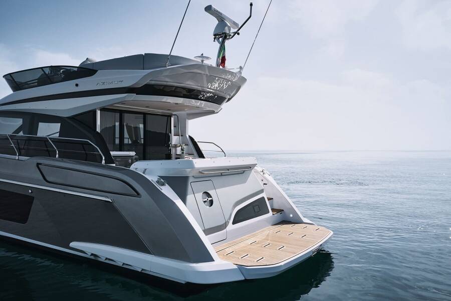 Azimut 53  | White