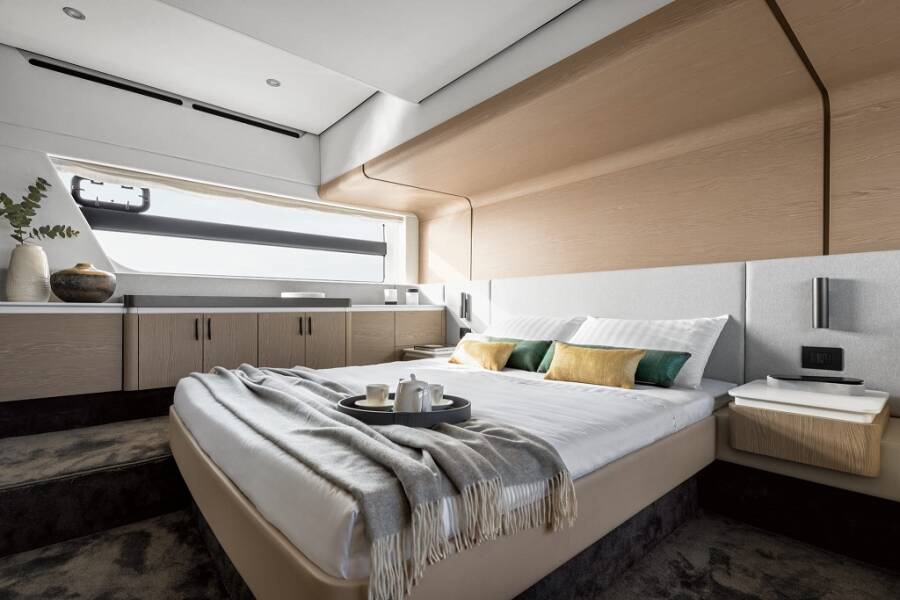 Azimut 53  | White
