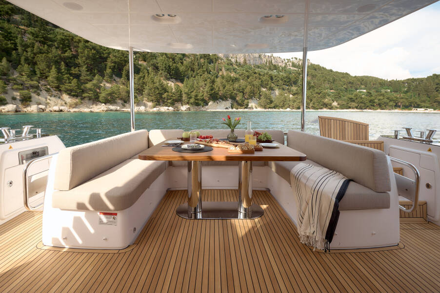 Azimut Magellano 66  | Ava 2