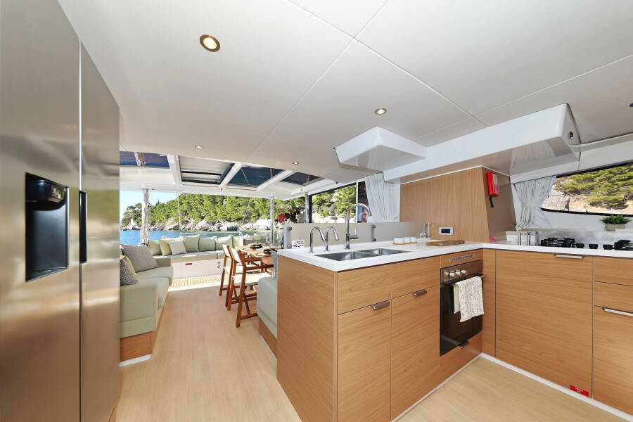 Bali 4.6 | Belle Amie