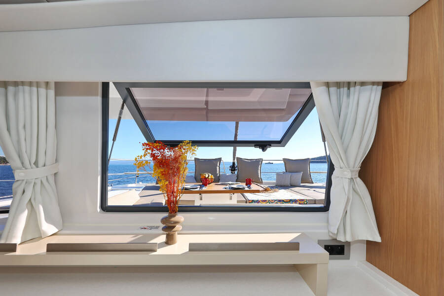 Bali 4.6 | Belle Amie