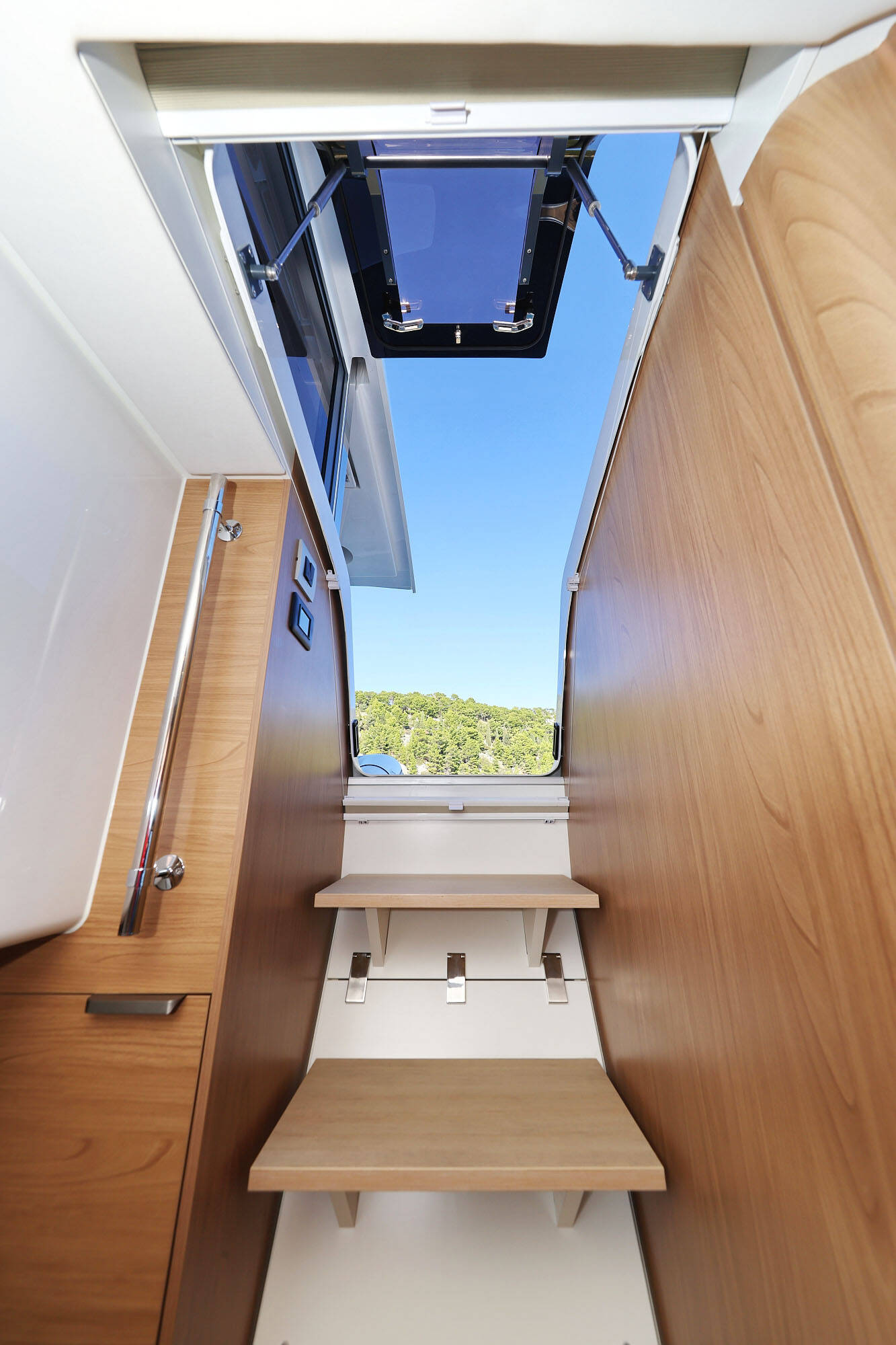 Bali 4.6 | Belle Amie