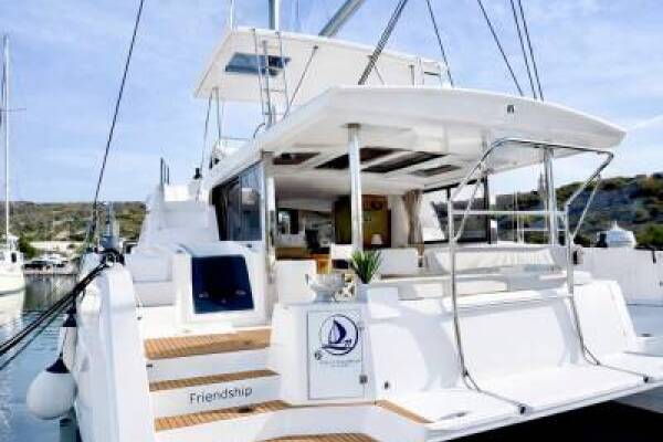 Bali 4.6 | Friendship