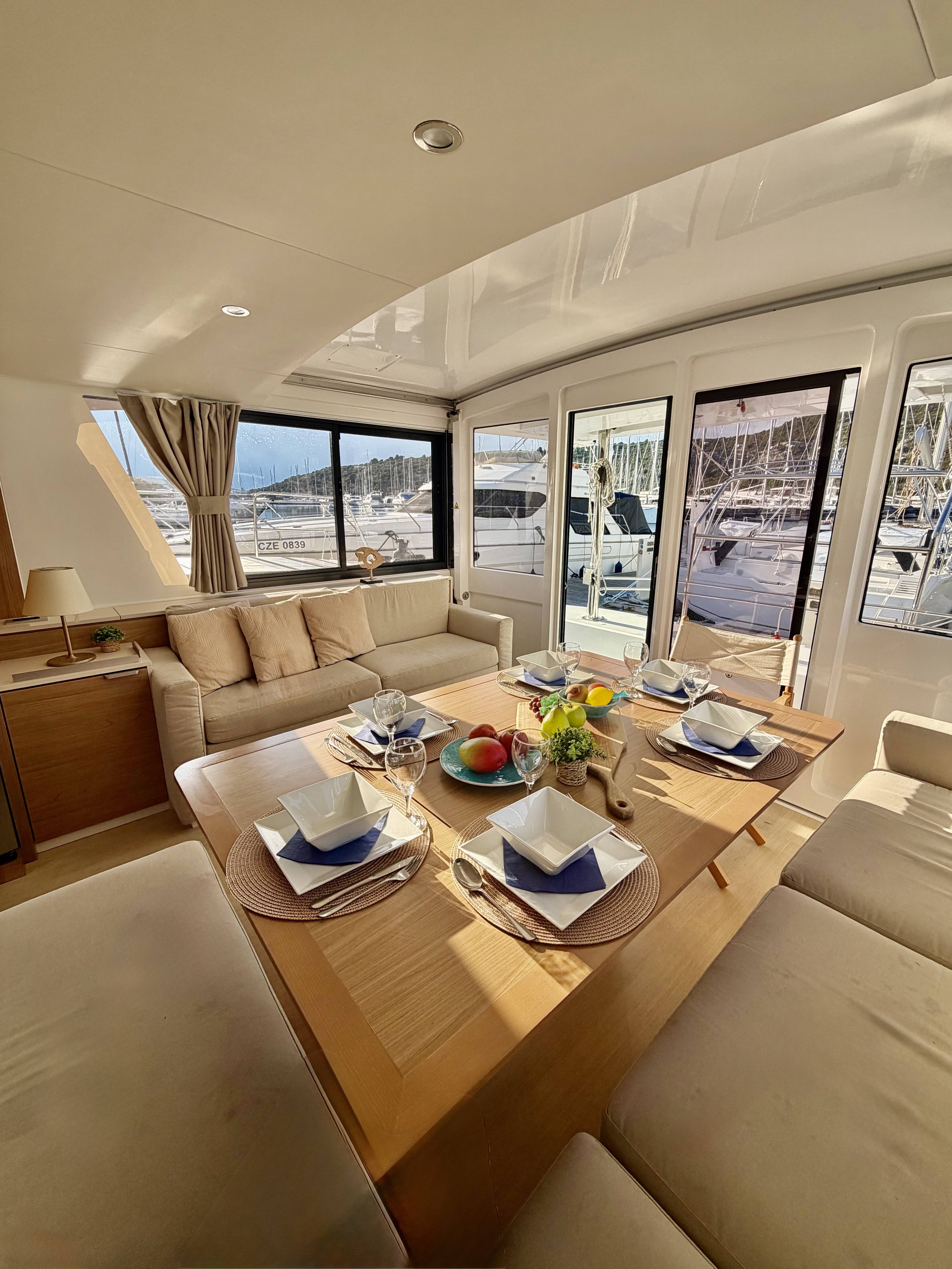 Bali 4.6 | Friendship