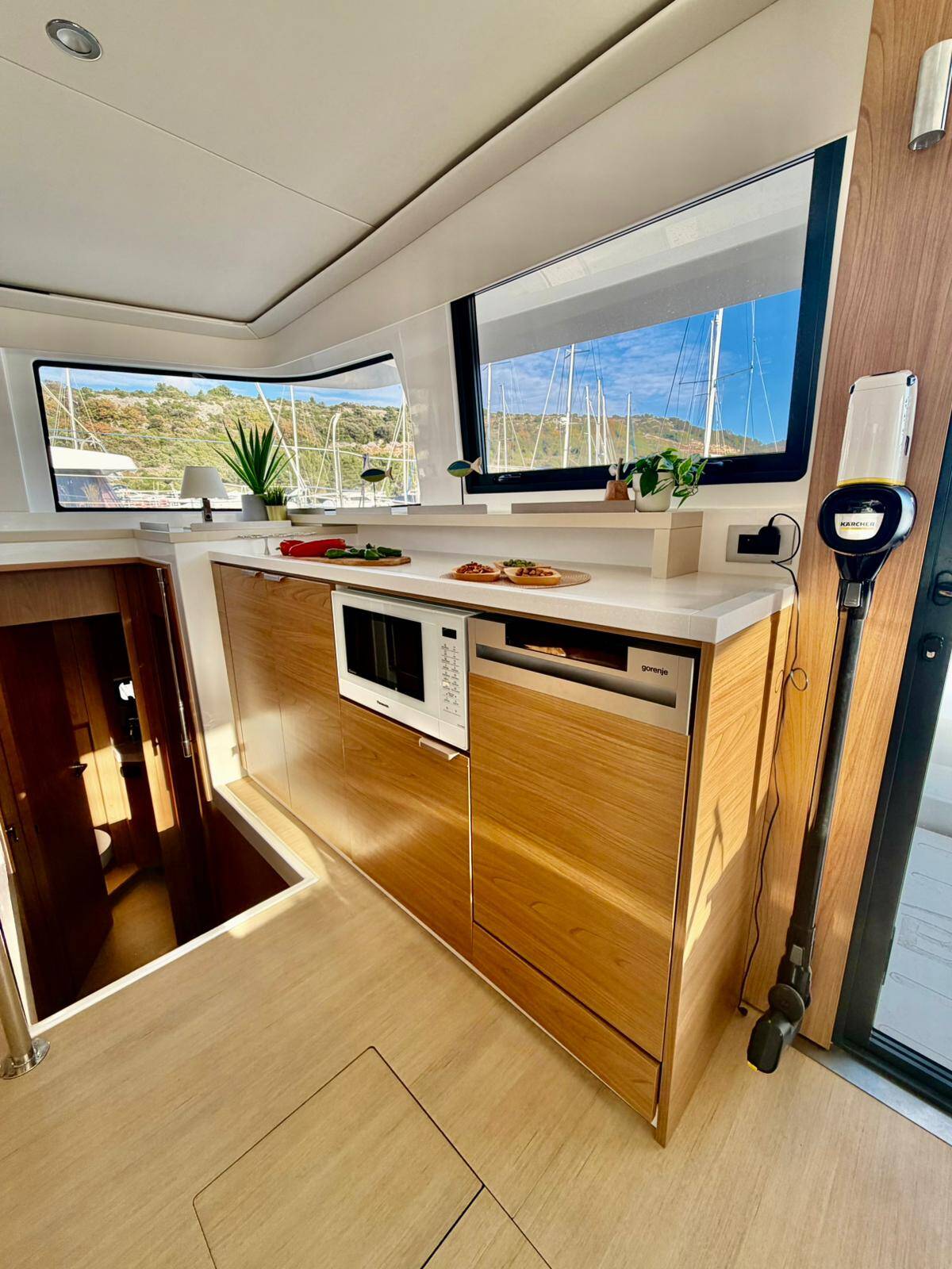 Bali 4.6 | Friendship