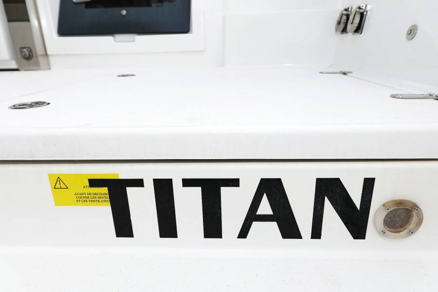 Bali 4.8  | Titan