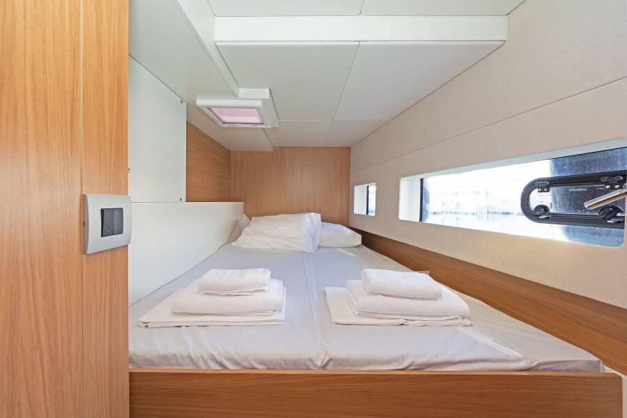 Bali Catsmart | First Flirt