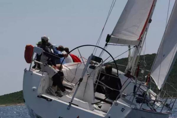 Bavaria 42 Match