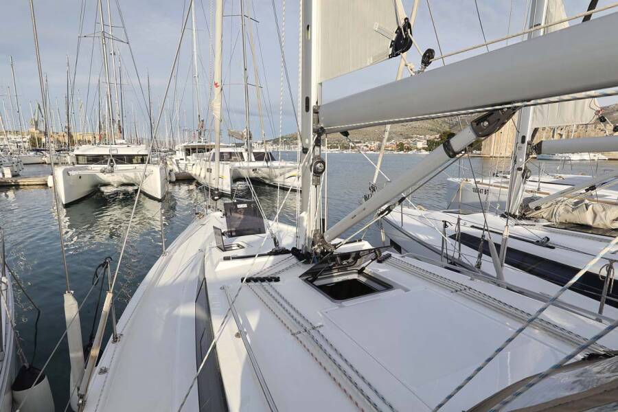 Bavaria C38 Style  | Amore