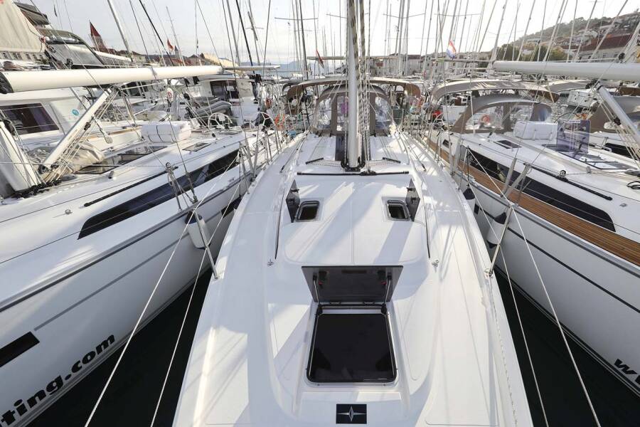 Bavaria C38 Style  | Amore