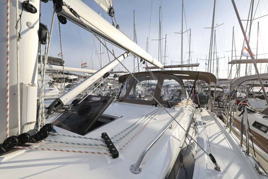 Bavaria C38 Style  | Amore