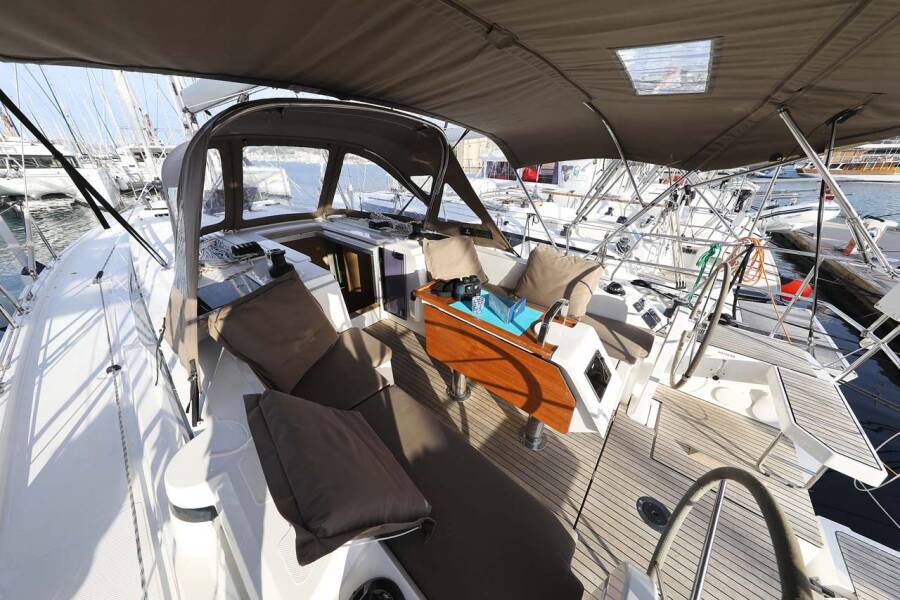 Bavaria C38 Style  | Amore