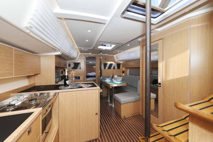 Bavaria C38 Style  | Amore