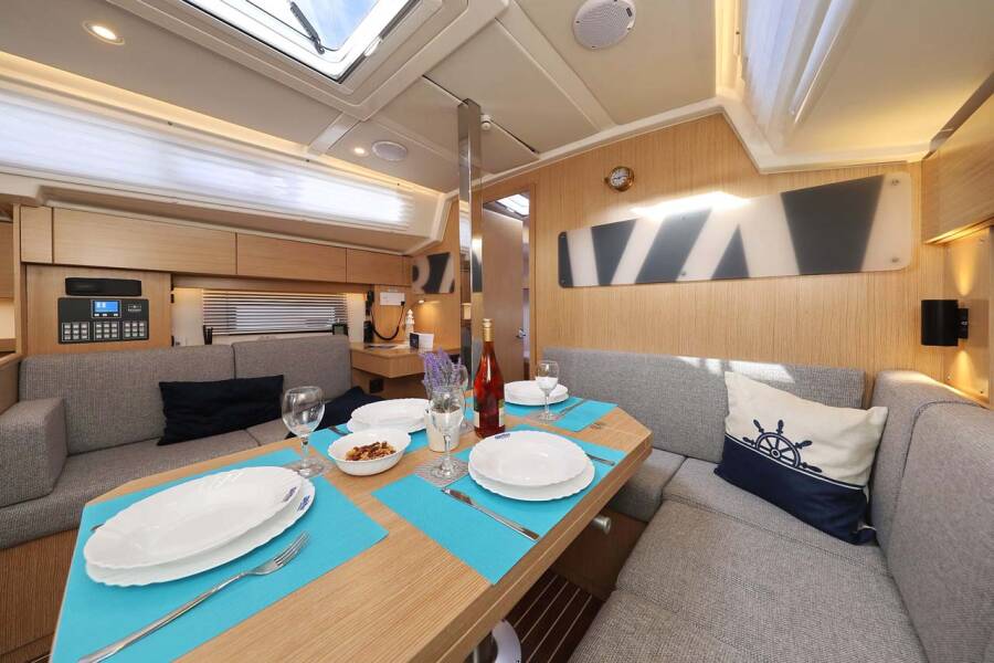 Bavaria C38 Style  | Amore