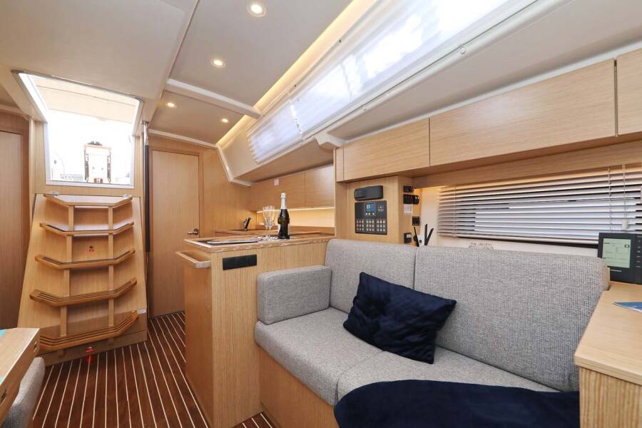 Bavaria C38 Style  | Amore