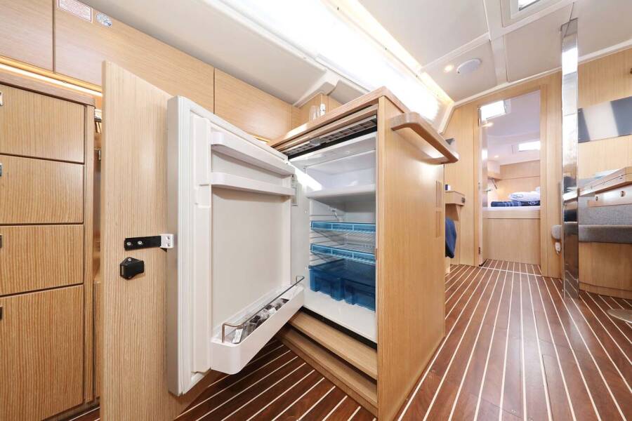 Bavaria C38 Style  | Amore