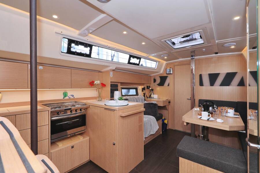 Bavaria C38  | Ghost
