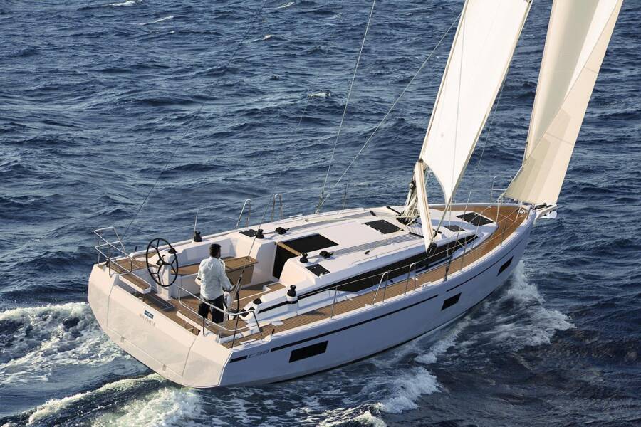 Bavaria C38  | Petra