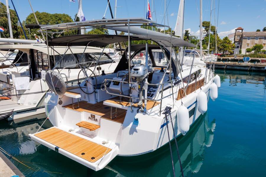 Bavaria C38  | Petra