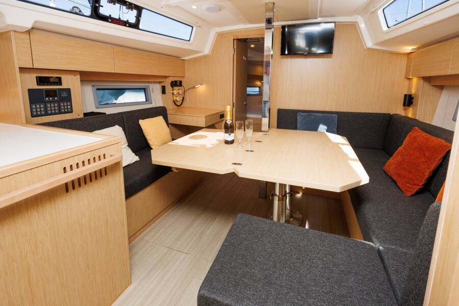 Bavaria C38  | Petra