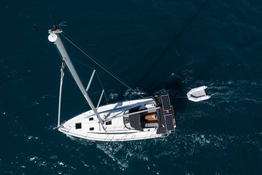 Bavaria C38  | Martini