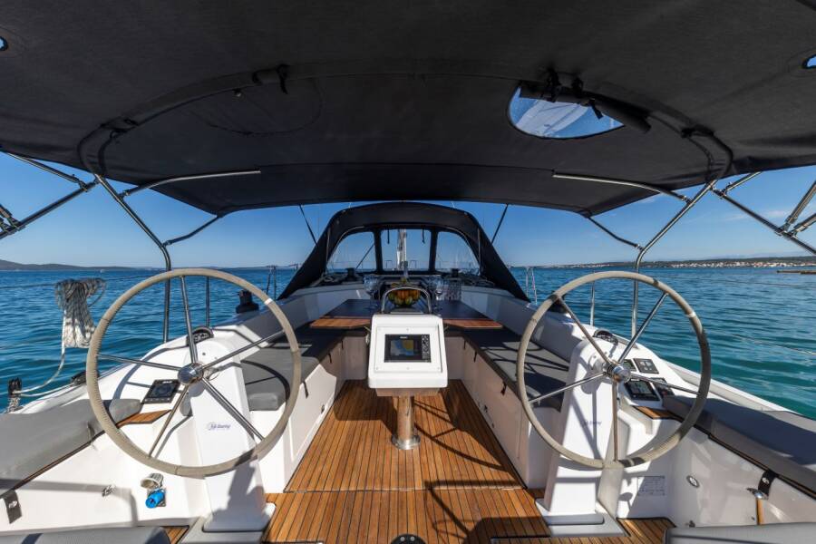 Bavaria C38  | Martini