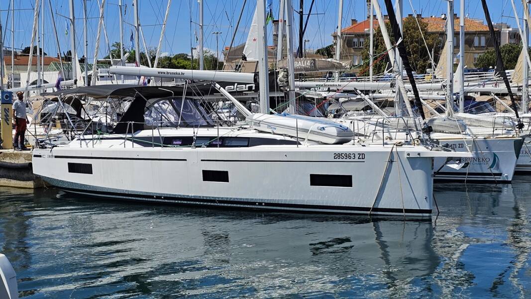 Bavaria C38  | Windchaser