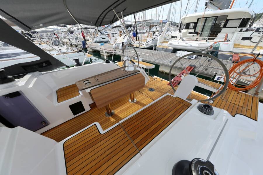 Bavaria C38  | Freewise