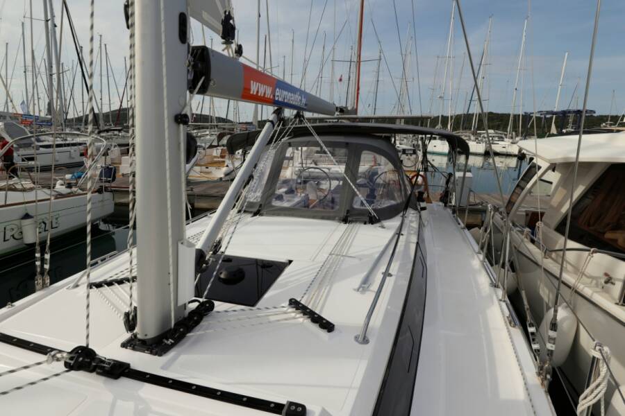 Bavaria C38  | Freewise