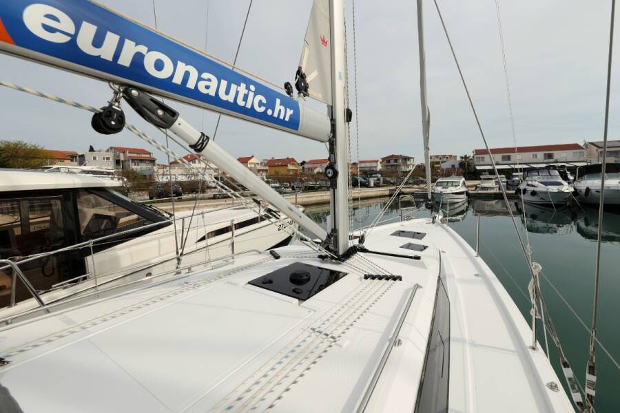 Bavaria C38  | Freewise