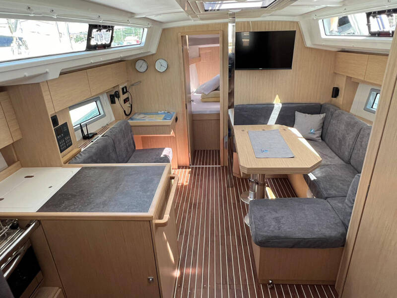 Bavaria C38  | Moya
