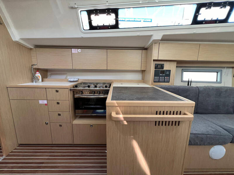 Bavaria C38  | Moya