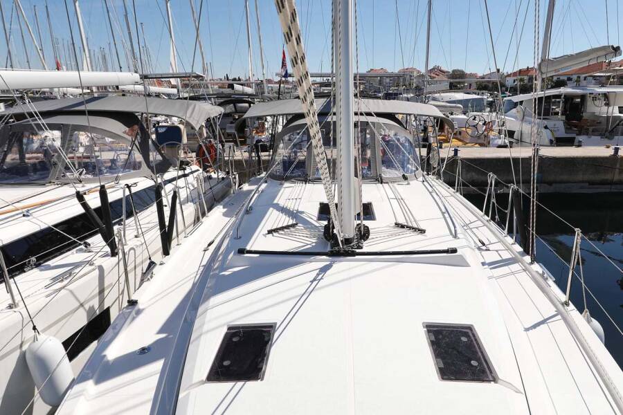 Bavaria C42 Style  | Antares