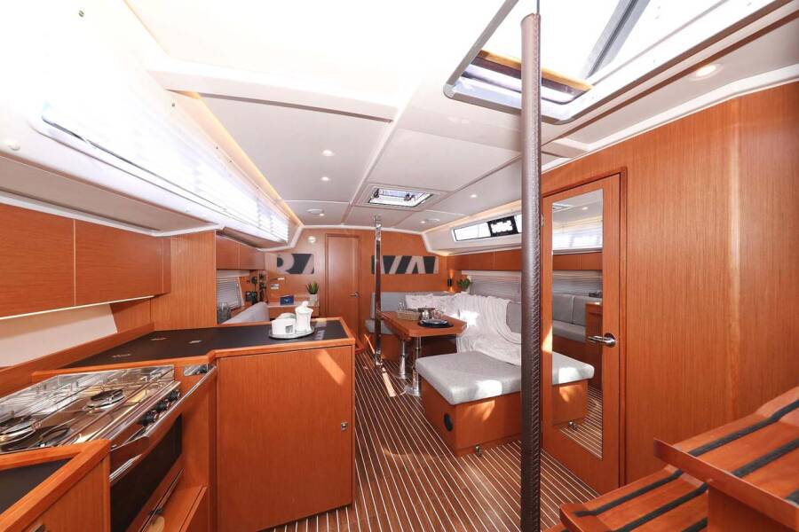 Bavaria C42 Style  | Antares