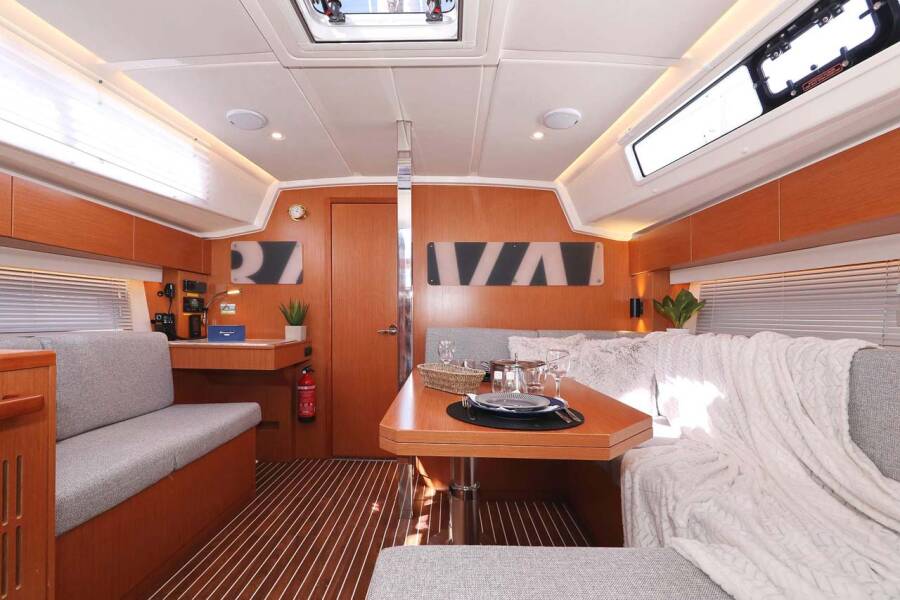 Bavaria C42 Style  | Antares