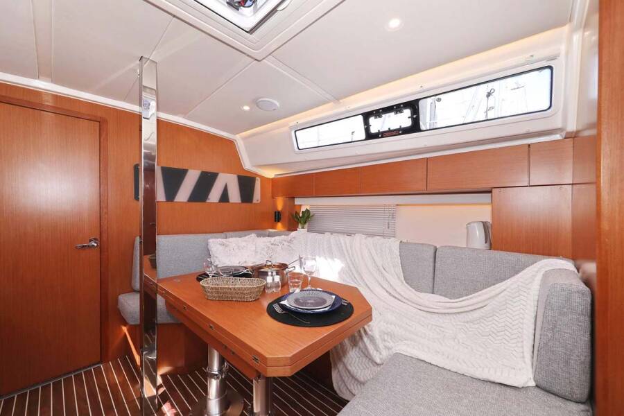 Bavaria C42 Style  | Antares