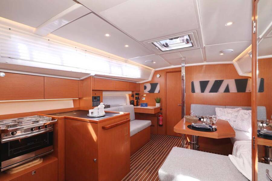 Bavaria C42 Style  | Antares