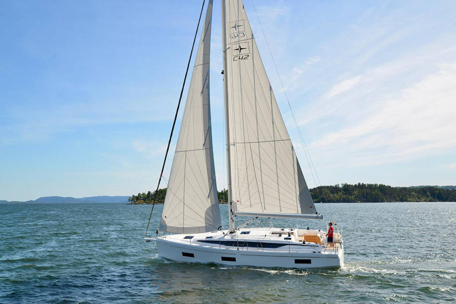 Bavaria C42 Style  | Polaris