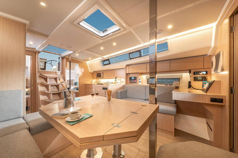 Bavaria C42 Style  | Polaris