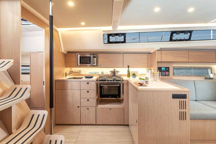 Bavaria C42 Style  | Sea Breeze