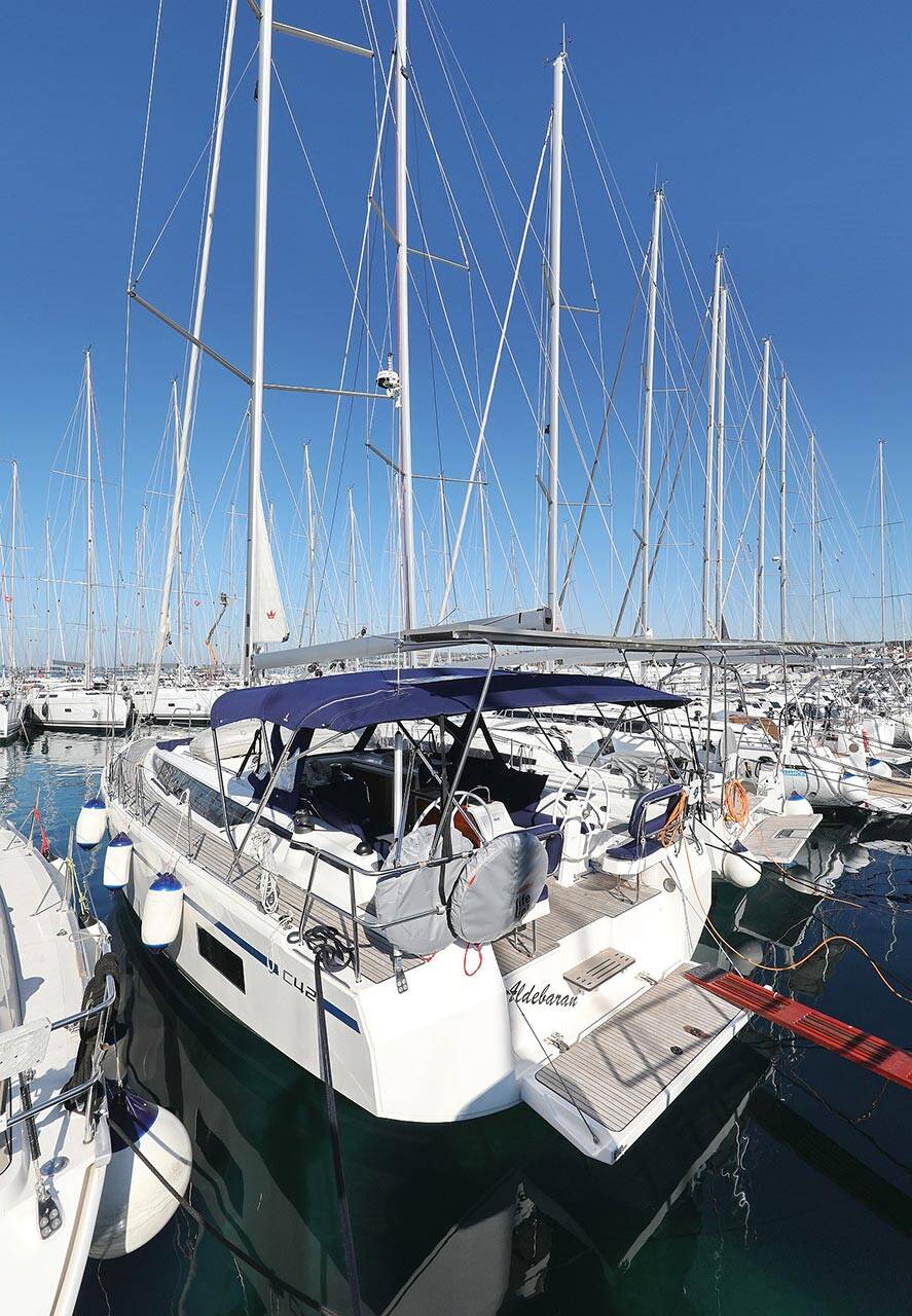 Bavaria C42 | First Light