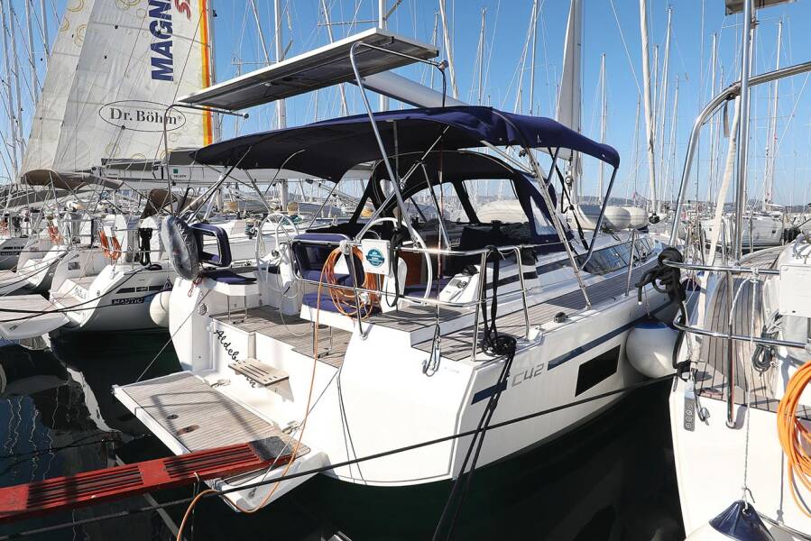 Bavaria C42 | First Light