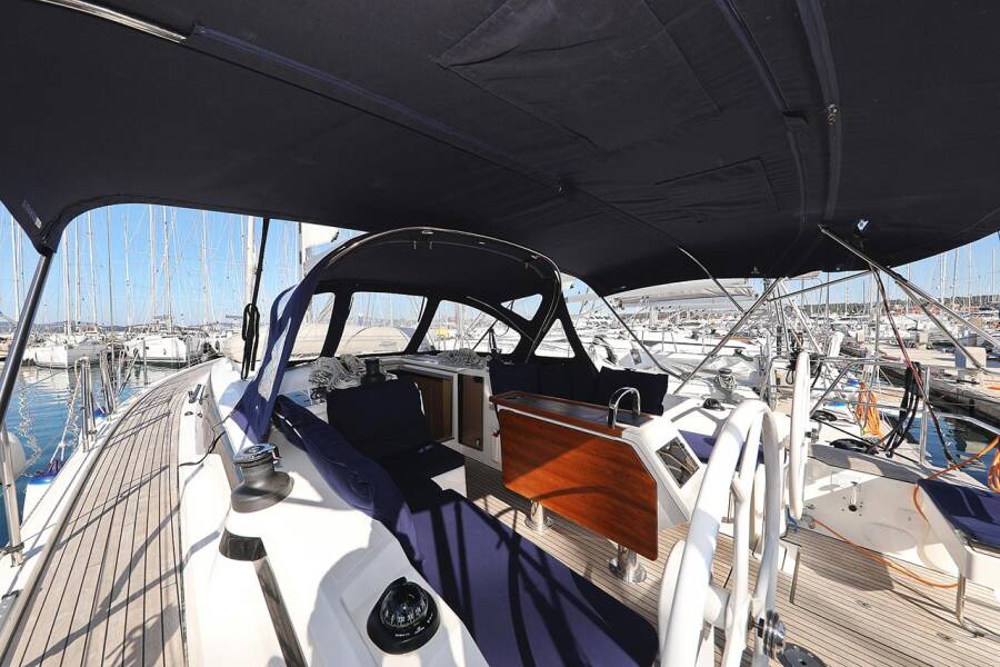 Bavaria C42 | First Light