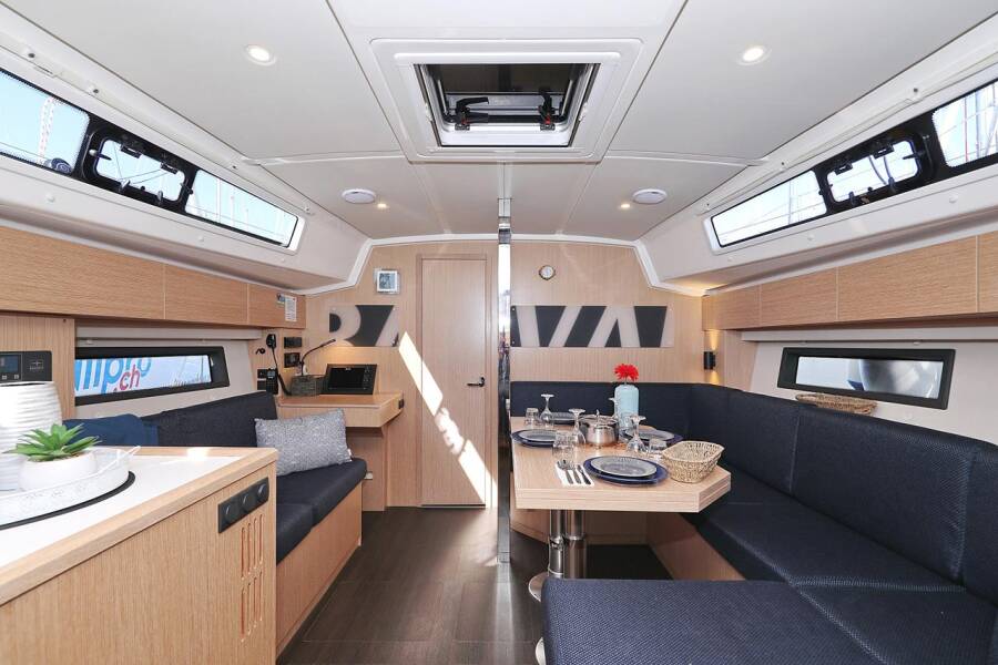 Bavaria C42 | First Light